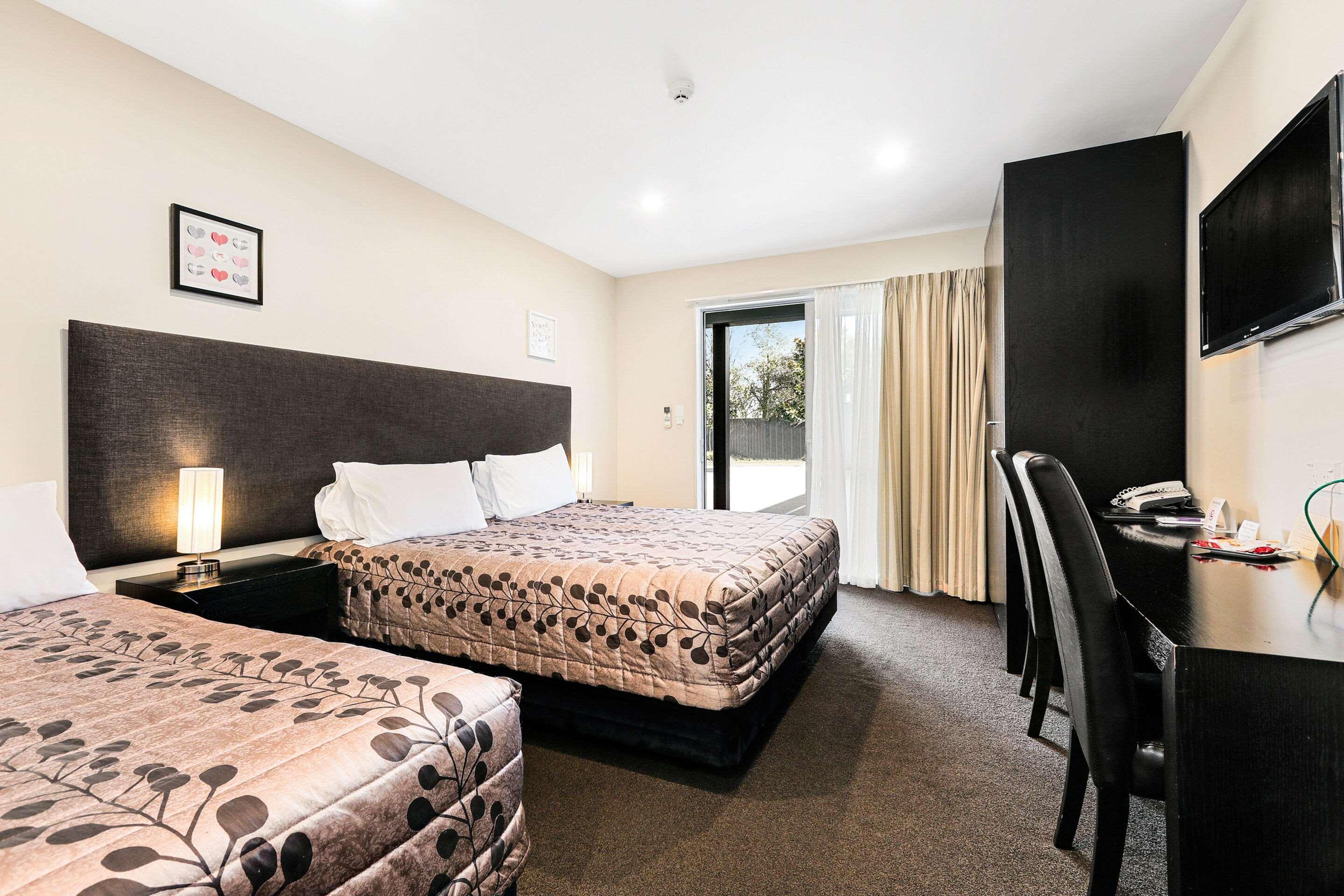 Quality Suites Amore Christchurch Bagian luar foto