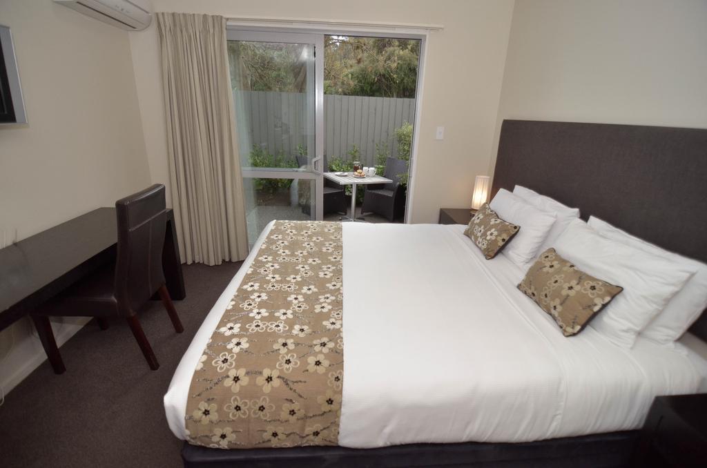 Quality Suites Amore Christchurch Bagian luar foto