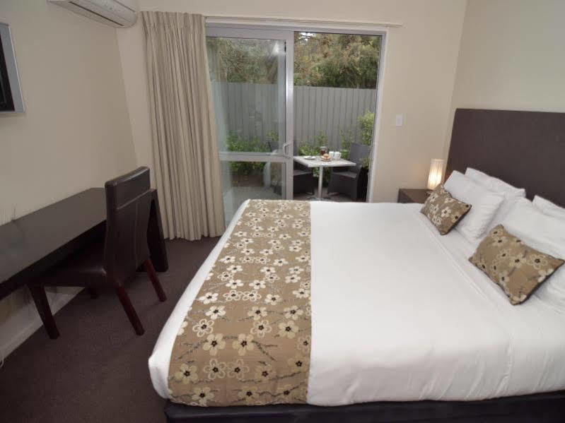 Quality Suites Amore Christchurch Bagian luar foto